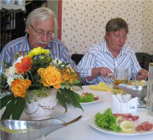 Spargelessen 2010. Foto TCBS / Rolf Fraedrich