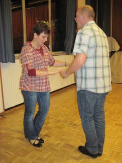 Salsatraining. Foto TCBS / Rolf Fraedrich